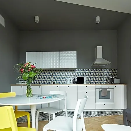 Playroom Hotel apartamentowy 4*
